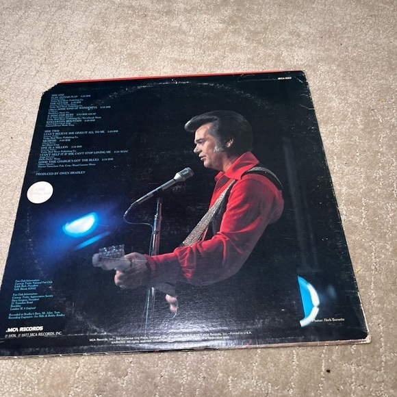 Conway Twitty - Play Guitar Play- vintage vinyl record from 1977 - Picture 2 of 9